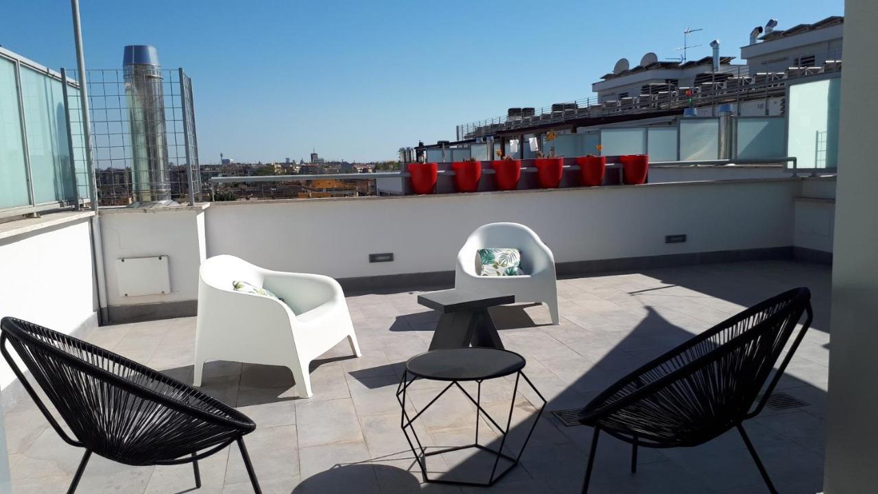 Penthouse 41 In Trastevere With Big Terrace Apartment Rome Exterior photo