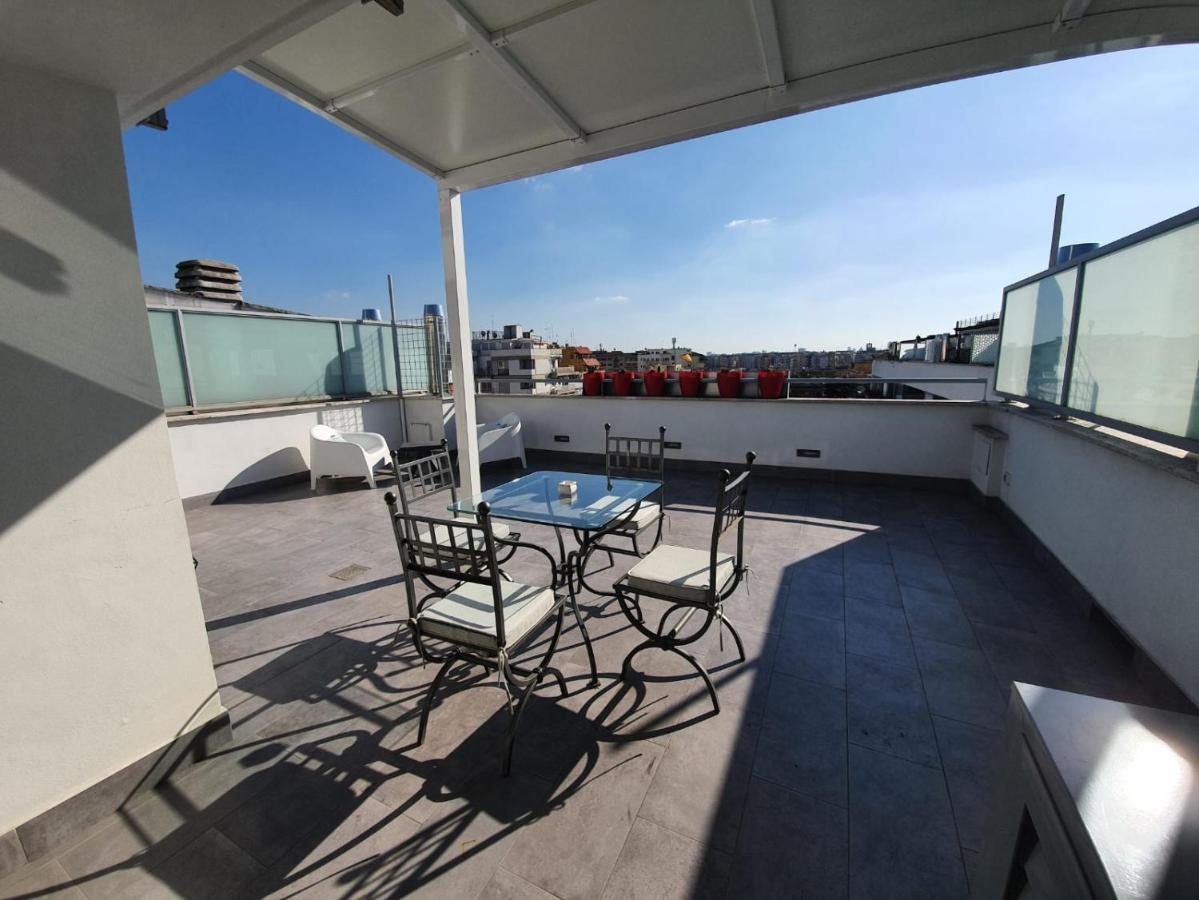 Penthouse 41 In Trastevere With Big Terrace Apartment Rome Exterior photo