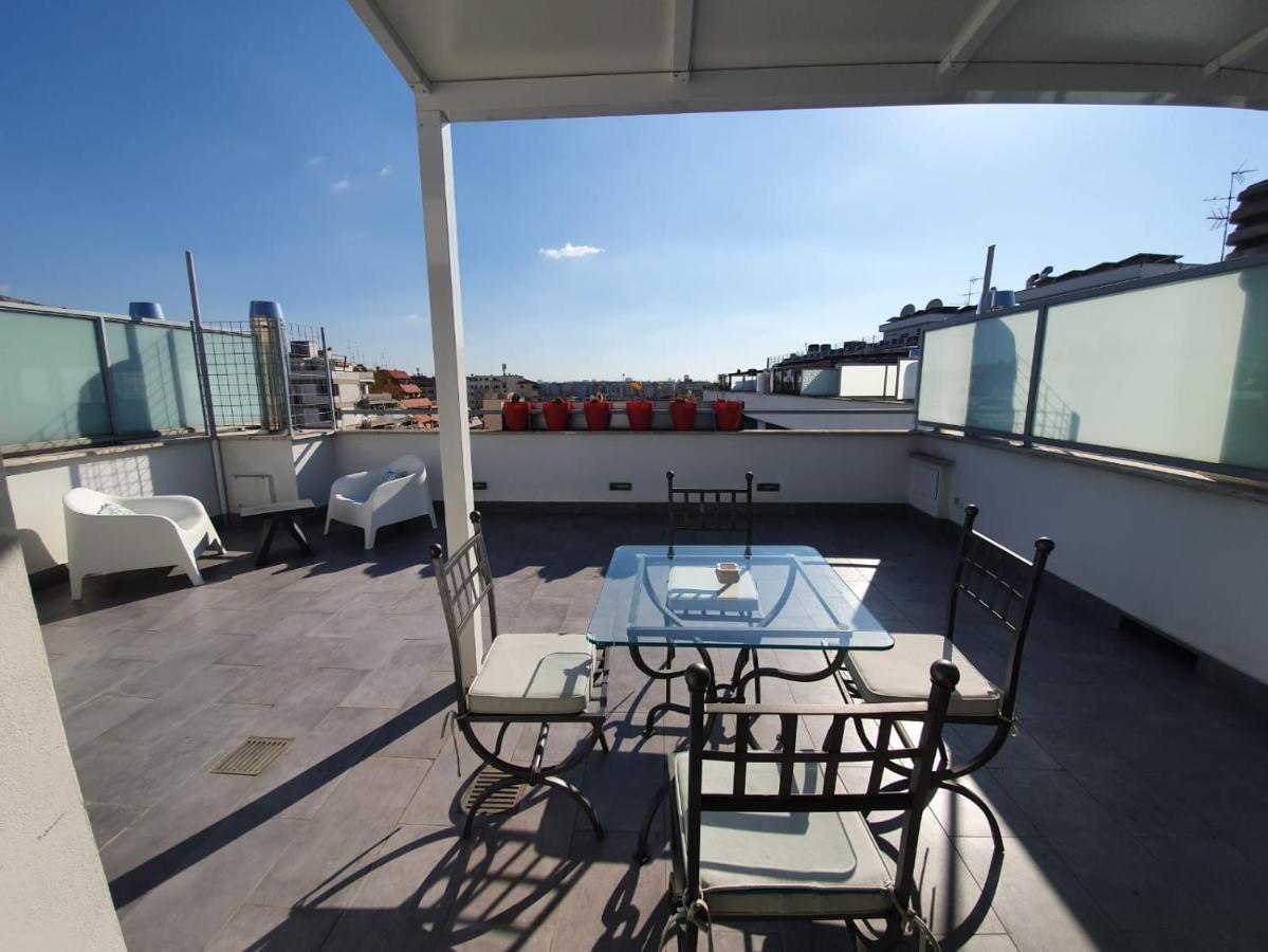 Penthouse 41 In Trastevere With Big Terrace Apartment Rome Exterior photo